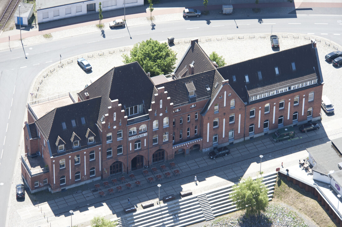 Die Alte Feuerwache in der Überseestadt von oben.