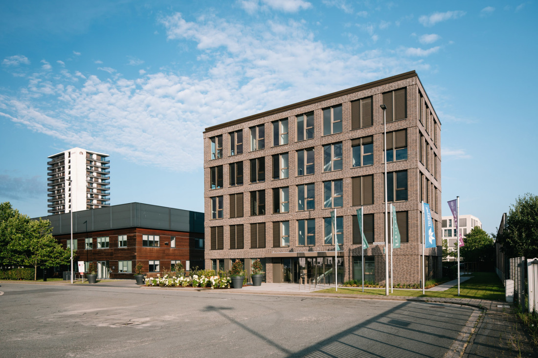 Das eckige Bürogebäude SPACE in der Überseestadt.